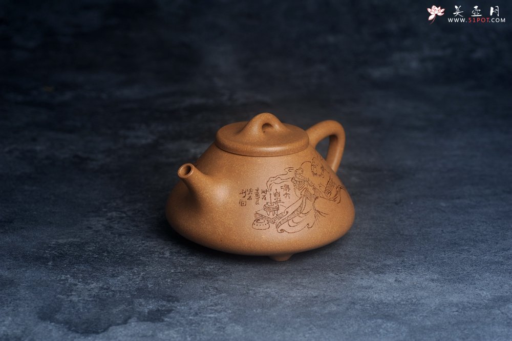 紫砂壶图片：壶特惠 特好老黄段泥精致子冶石瓢壶 装饰人物 妙趣横生  特文气 - 宜兴紫砂壶网