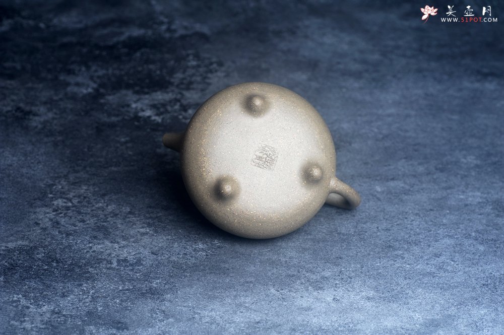 紫砂壶图片：美壶特惠 美壶网特供限量极品高温四号井老青段 精工乳瓢茶壶 装饰人物 特文气 - 宜兴紫砂壶网