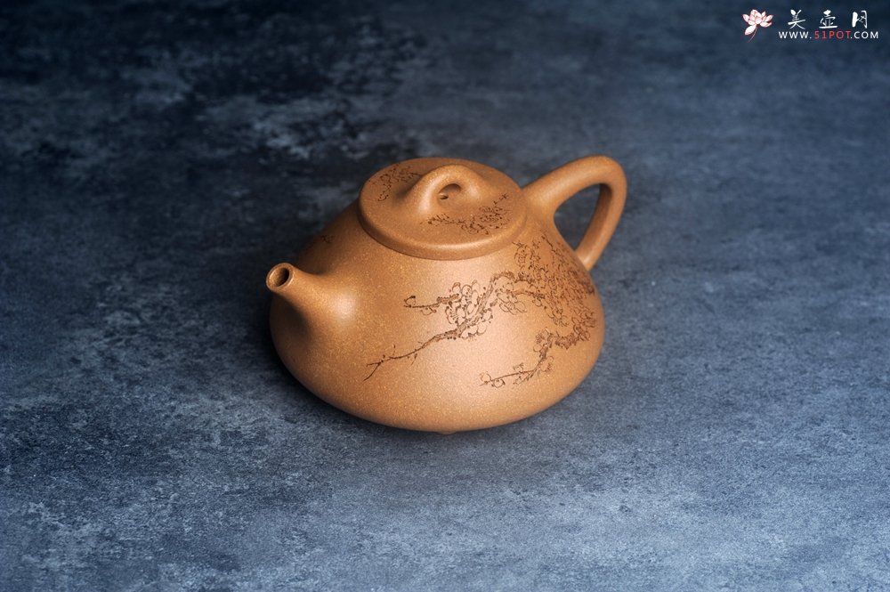 紫砂壶图片：美壶特惠 特好老黄段泥精致子冶石瓢壶 通景装饰梅花 特文气 - 宜兴紫砂壶网
