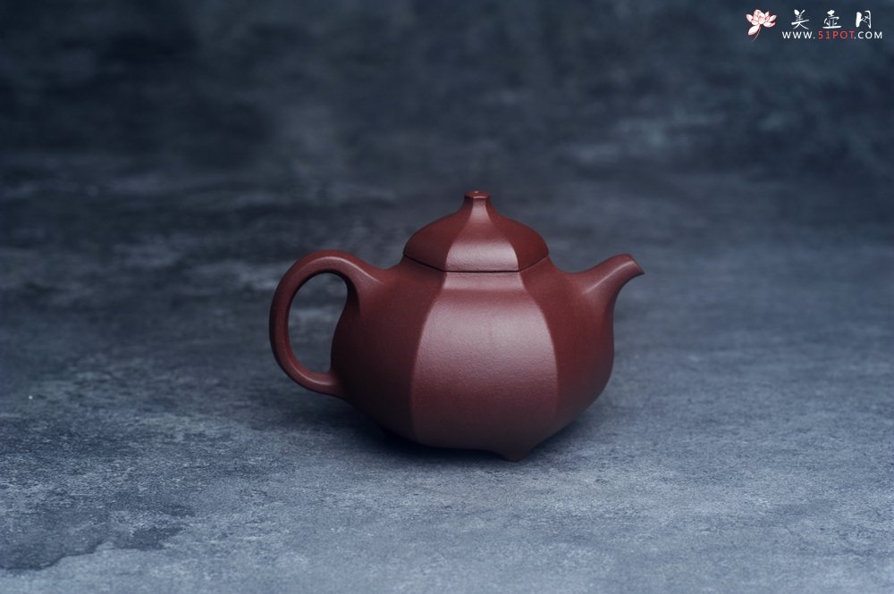 紫砂壶图片：美壶特惠 潜力股凌晨老师 精致全手工枣红泥六方乳鼎茶壶 - 宜兴紫砂壶网