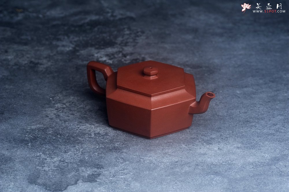 紫砂壶图片：美壶特惠 潜力股凌晨老师 精致全手工中槽清六方云台壶 - 宜兴紫砂壶网