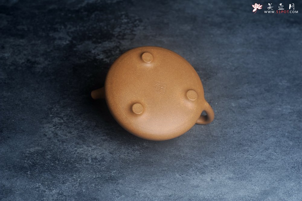 紫砂壶图片：美壶特惠 特好老黄段泥精致子冶石瓢壶 - 宜兴紫砂壶网