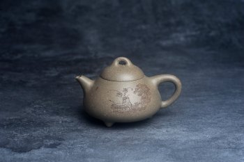 紫砂壶图片：美壶特惠 美壶网特供限量极品高温四号井老青段 精工乳瓢茶壶 装饰清供图 特文气 - 宜兴紫砂壶网