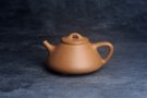 紫砂壶图片：美壶特惠 特好老黄段泥精致子冶石瓢壶 - 宜兴紫砂壶网