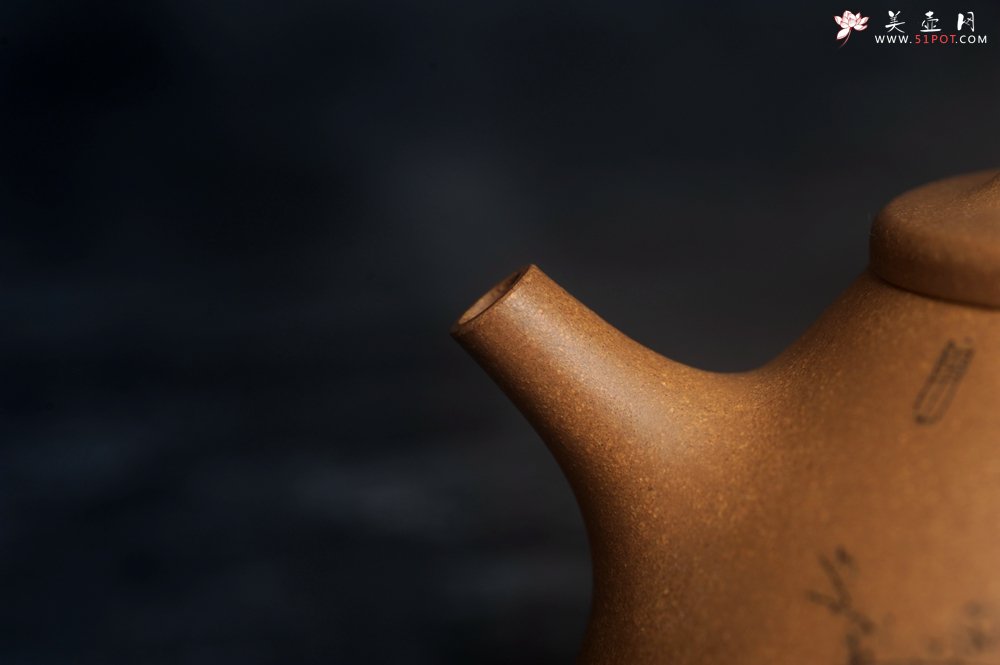 紫砂壶图片：美壶特惠 特好老黄段泥精致子冶石瓢壶 浮生若梦 - 宜兴紫砂壶网