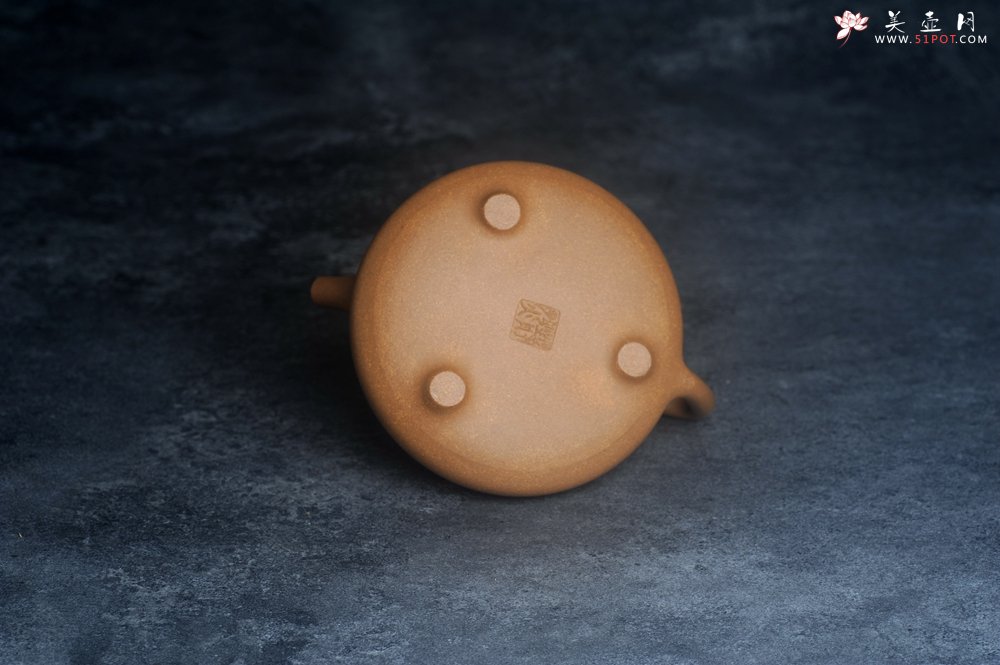 紫砂壶图片：美壶特惠 特好老黄段泥精致子冶石瓢壶 浮生若梦 - 宜兴紫砂壶网