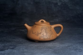 紫砂壶图片：美壶特惠 特好老黄段泥精致子冶石瓢壶 浮生若梦 - 宜兴紫砂壶网