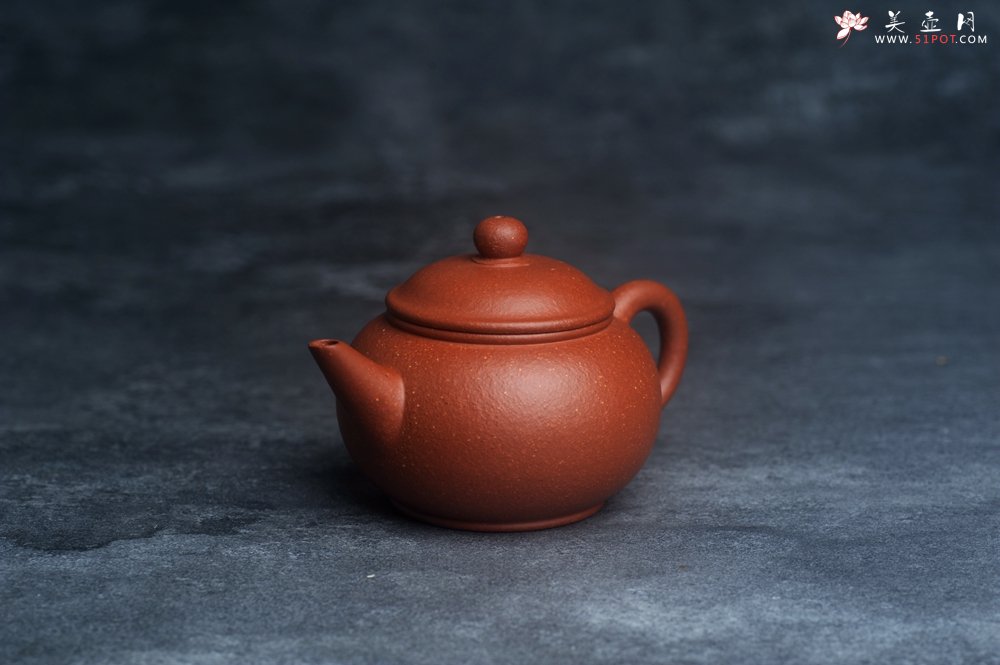 紫砂壶图片：美壶特惠 潜力股殷老师全手工特好降坡泥小水平壶 茶人醉爱 - 宜兴紫砂壶网