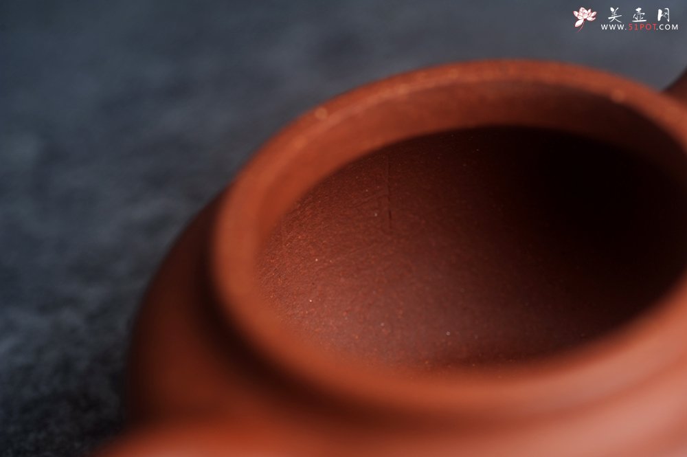 紫砂壶图片：油润降坡泥 超精致全手工仿古壶 气韵流畅 - 宜兴紫砂壶网