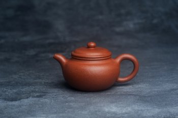 紫砂壶图片：油润降坡泥 超精致全手工仿古壶 气韵流畅 - 宜兴紫砂壶网