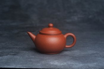 紫砂壶图片：美壶特惠 潜力股殷老师全手工特好降坡泥小水平壶 茶人醉爱 - 宜兴紫砂壶网