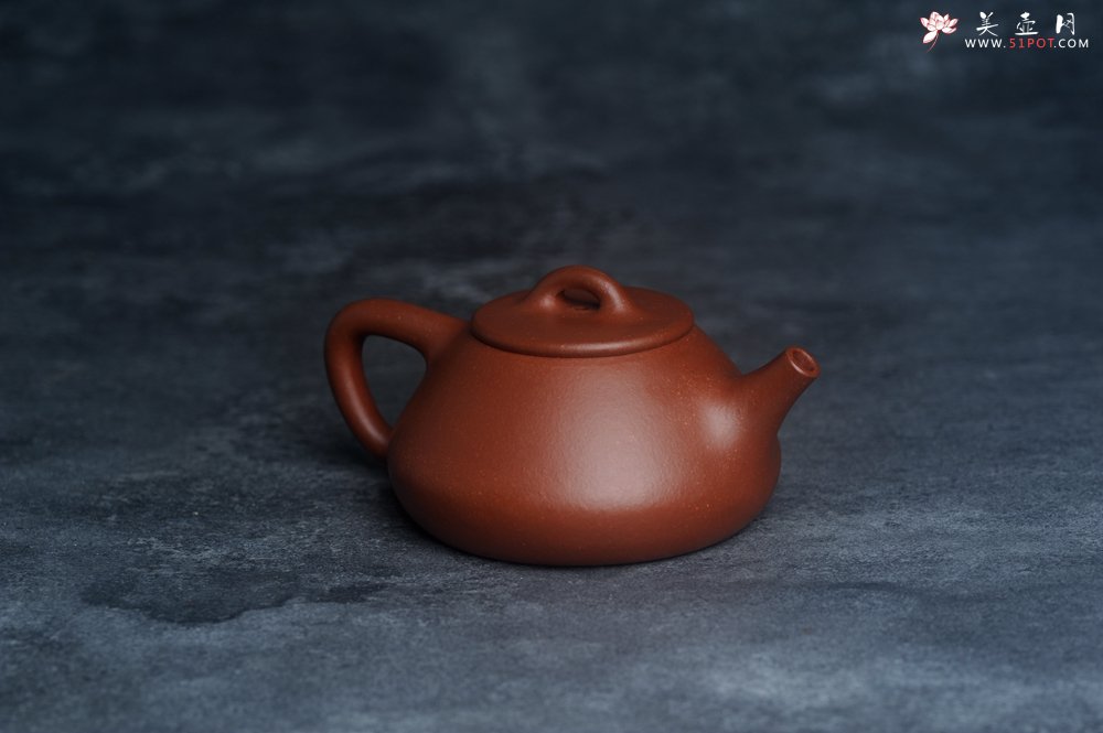 紫砂壶图片：王老师新品 庆十一特惠 全手工红降坡合瓢壶 特文气 - 宜兴紫砂壶网