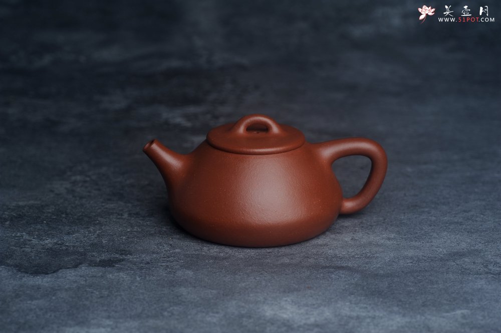 紫砂壶图片：王老师新品 庆十一特惠 全手工红降坡合瓢壶 特文气 - 宜兴紫砂壶网