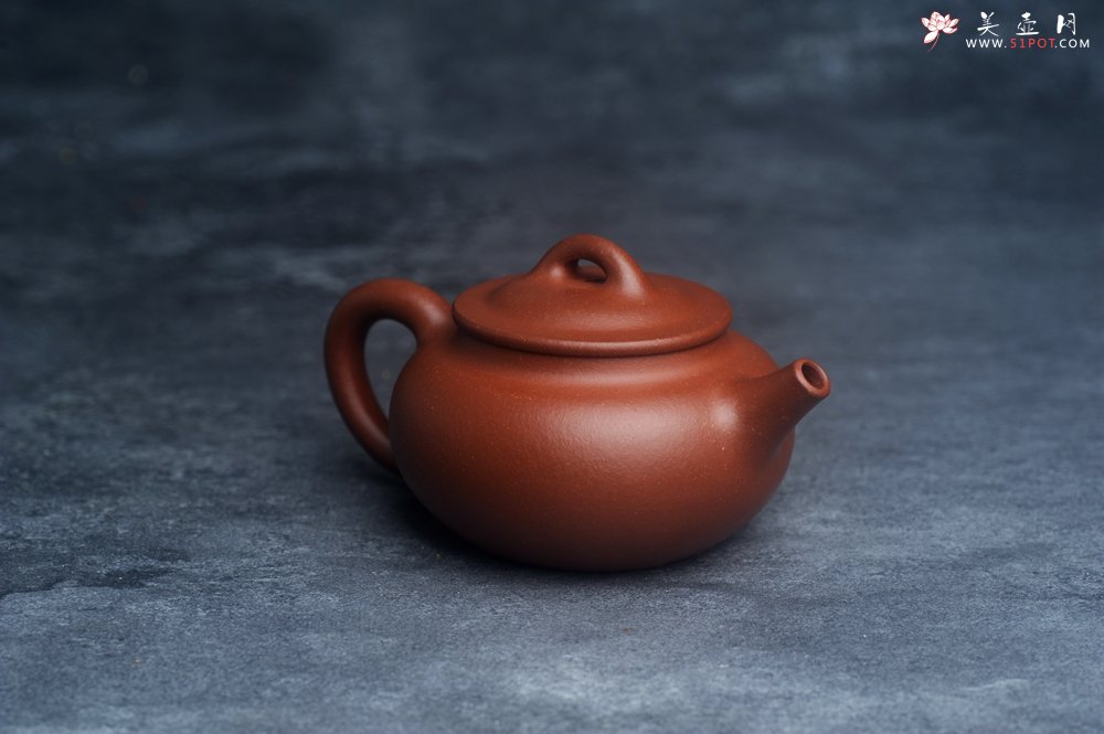 紫砂壶图片：王老师新品 美壶特惠 全手工红降坡玉帽水平壶 大口实用 特文气 - 宜兴紫砂壶网