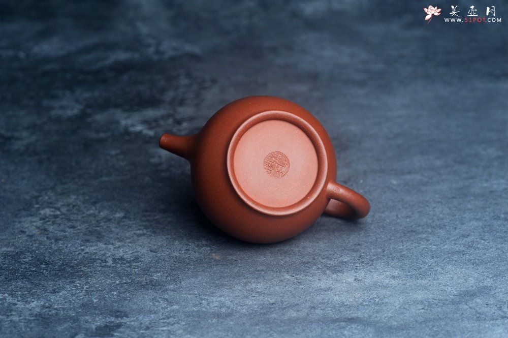 紫砂壶图片：美壶特惠 全手工优质红降坡泥刹凹成型单片拍打潘壶 - 宜兴紫砂壶网
