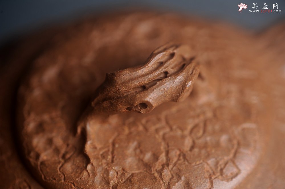 紫砂壶图片：潜力股董静老师精品全手金猴献寿供春壶 - 宜兴紫砂壶网