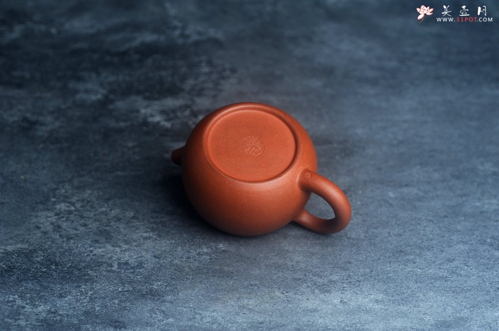 紫砂壶图片：美壶特惠 全手工优质红降坡泥西施壶 特文气 - 宜兴紫砂壶网