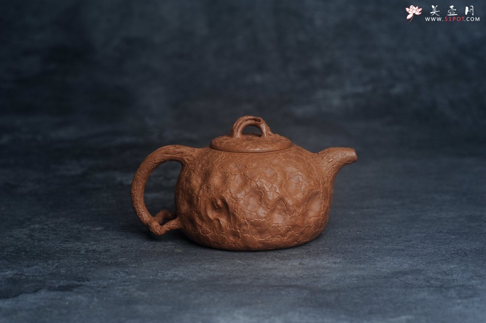 紫砂壶图片：潜力股董静老师精品全手金猴献寿供春壶 - 宜兴紫砂壶网