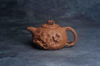 紫砂壶图片：潜力股董静老师精品全手金猴献寿供春壶 - 宜兴紫砂壶网