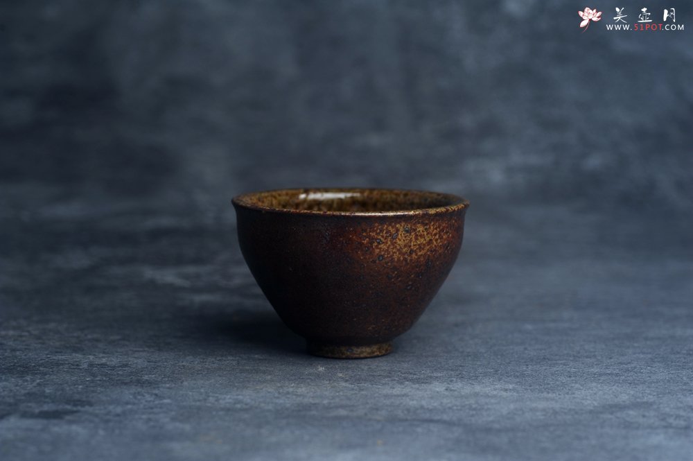 紫砂壶图片：美杯特惠 精致柴烧紫砂主人杯 茶人醉爱 - 宜兴紫砂壶网