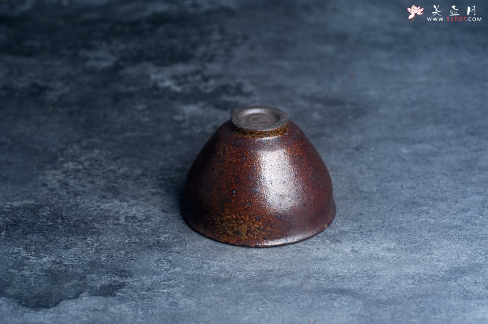 紫砂壶图片：美杯特惠 精致柴烧紫砂主人杯 茶人醉爱 - 宜兴紫砂壶网