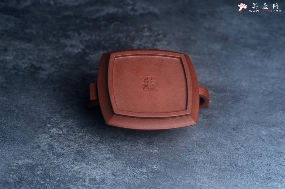 紫砂壶图片：美壶特惠 精致全手工 中槽清腰玉四方壶 - 宜兴紫砂壶网