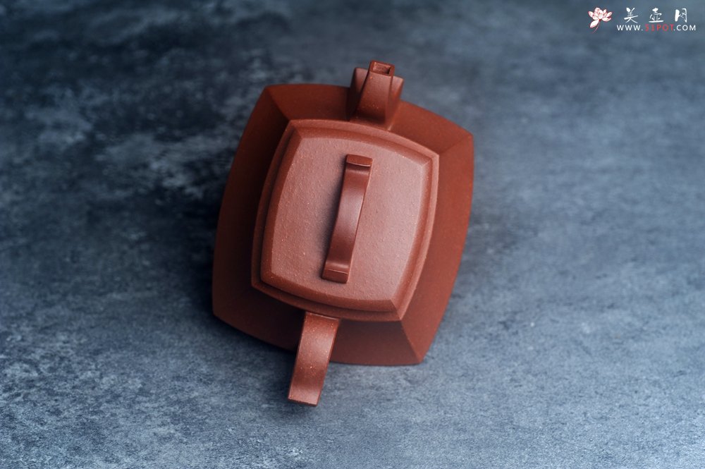 紫砂壶图片：美壶特惠 精致全手工 中槽清腰玉四方壶 - 宜兴紫砂壶网