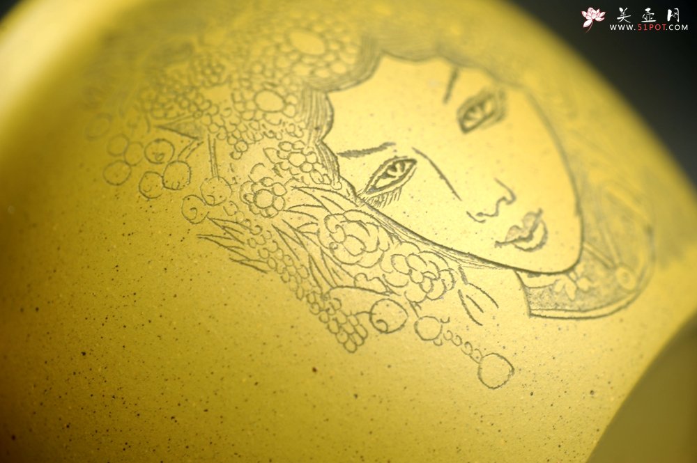 紫砂壶图片：美美公道杯特惠 优质黄金段泥公道杯 装饰美女特养眼 - 宜兴紫砂壶网