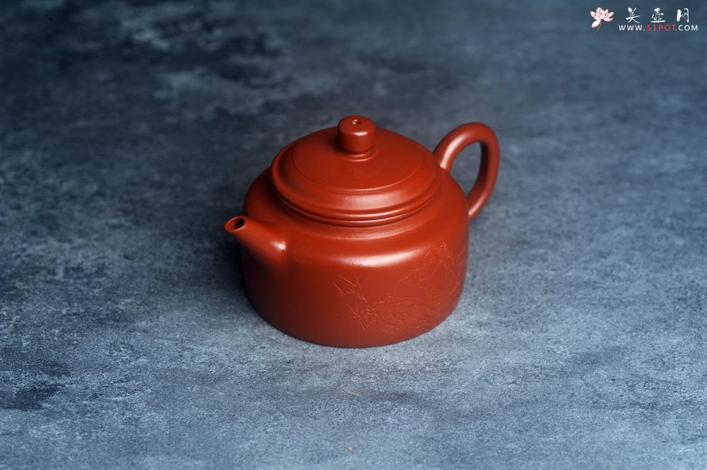 紫砂壶图片：美壶特惠 优质小品朱泥德中 装饰人物 特文气 - 宜兴紫砂壶网