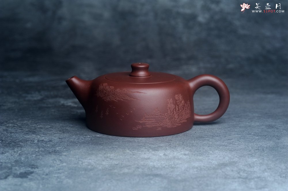 紫砂壶图片：美壶特惠精工大井栏 装饰山水 特文气 - 宜兴紫砂壶网