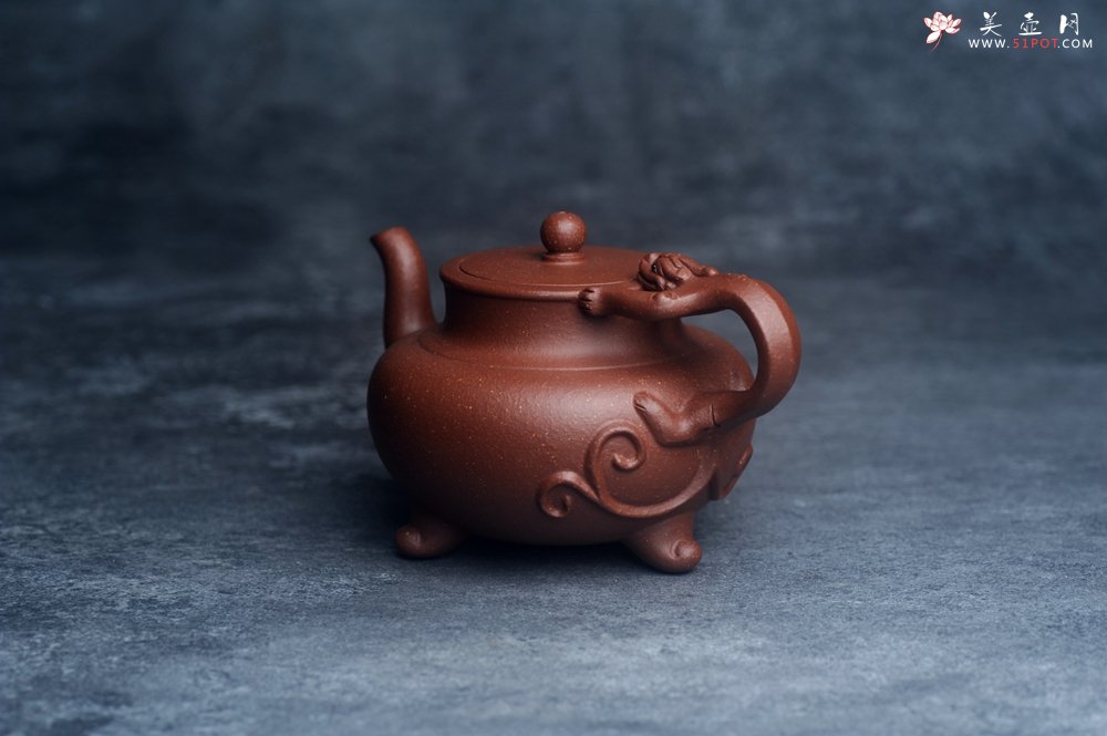 紫砂壶图片：美壶特惠 精致红降坡泥螭龙茶壶 - 宜兴紫砂壶网