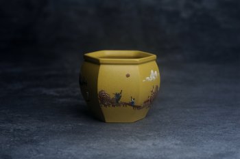 紫砂壶图片：美杯特惠 优质好料黄金段泥好工六方山水主人杯 - 宜兴紫砂壶网