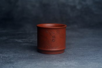 紫砂壶图片：美杯特惠 优质朱泥精致清趣杯 主人杯 装饰文雅 - 宜兴紫砂壶网