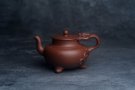 紫砂壶图片：美壶特惠 精致红降坡泥螭龙茶壶 - 宜兴紫砂壶网