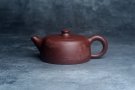 紫砂壶图片：美壶特惠精工大井栏 装饰山水 特文气 - 宜兴紫砂壶网