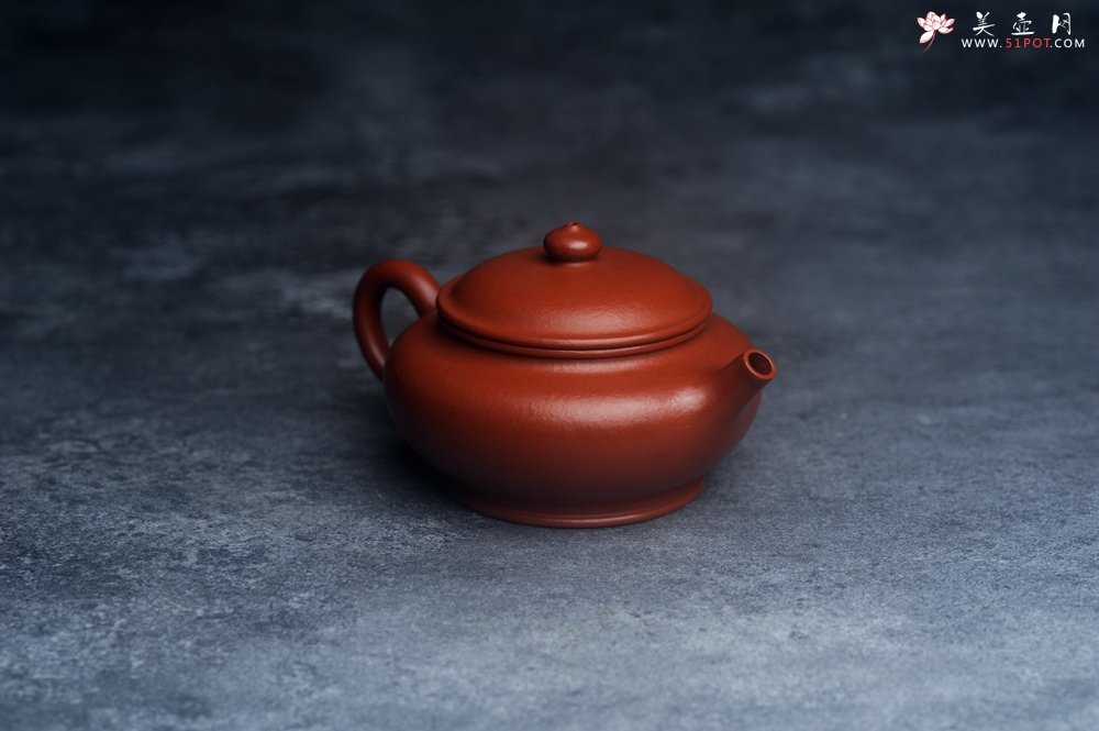 紫砂壶图片：美壶特惠 优质朱泥小扁樱壶 茶人醉爱 - 宜兴紫砂壶网