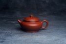 紫砂壶图片：美壶特惠 优质朱泥小扁樱壶 茶人醉爱 - 宜兴紫砂壶网