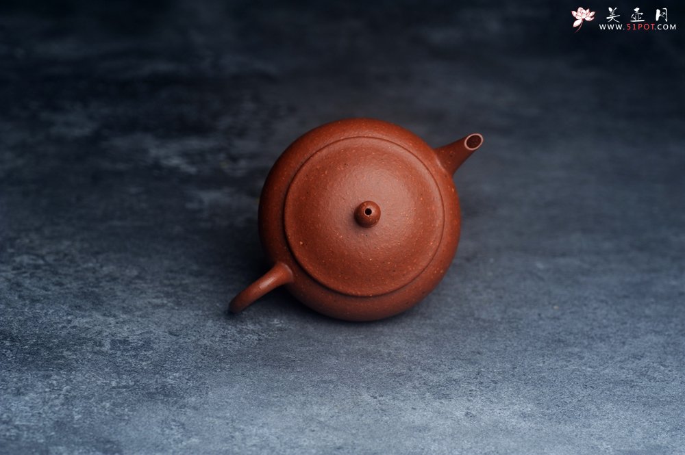 紫砂壶图片：美壶特惠 90年代老料传统老工艺摹古打造 油性十足 铁质丰富 手工摹古水平壶 独孔 已加过滤网 - 宜兴紫砂壶网