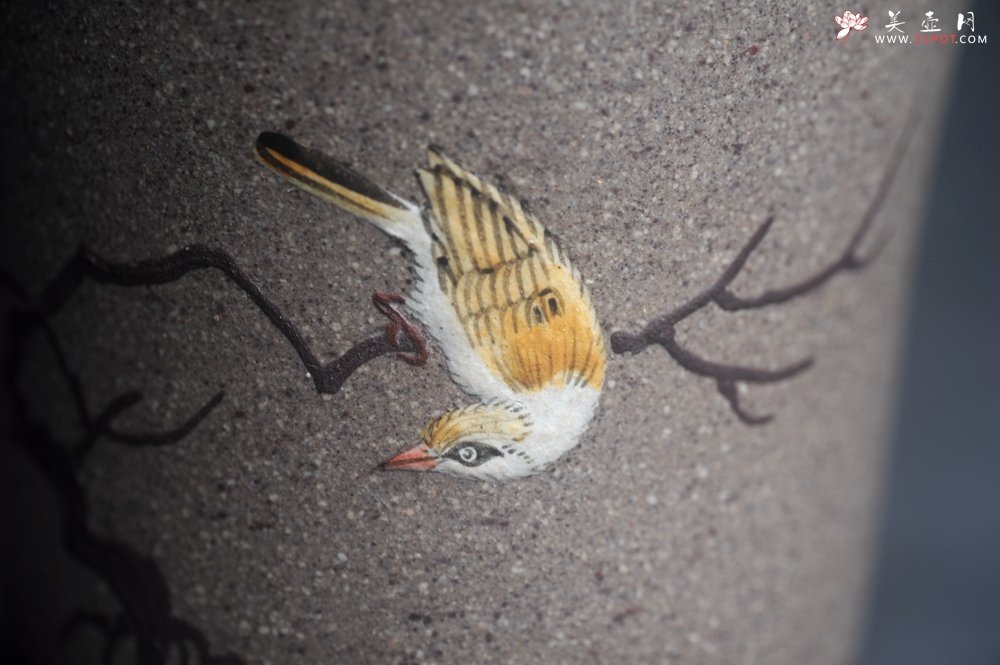 紫砂壶图片：美美杯特惠 精致花鸟紫泥粉青灰段泥主人杯 特文气 - 宜兴紫砂壶网