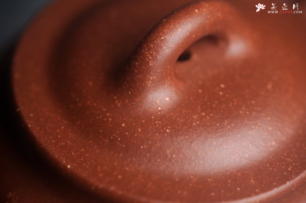 紫砂壶图片：王老师新品 美壶特惠 全手工红降坡小品玉帽水平壶 大口实用 特文气 - 宜兴紫砂壶网