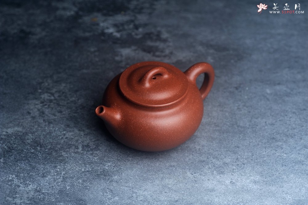 紫砂壶图片：潜力股王老师 美壶特惠 全手工红降坡小品玉帽水平壶 大口实用 特文气 - 宜兴紫砂壶网