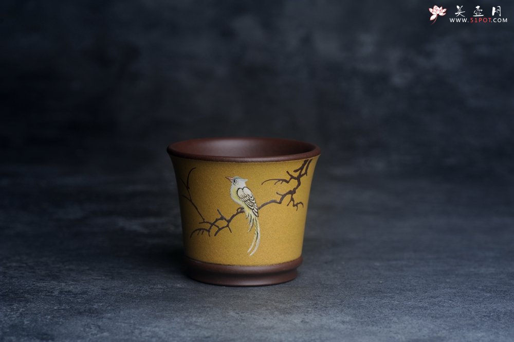 紫砂壶图片：美美杯特惠 精致花鸟紫泥粉黄金段泥主人杯 特文气 - 宜兴紫砂壶网