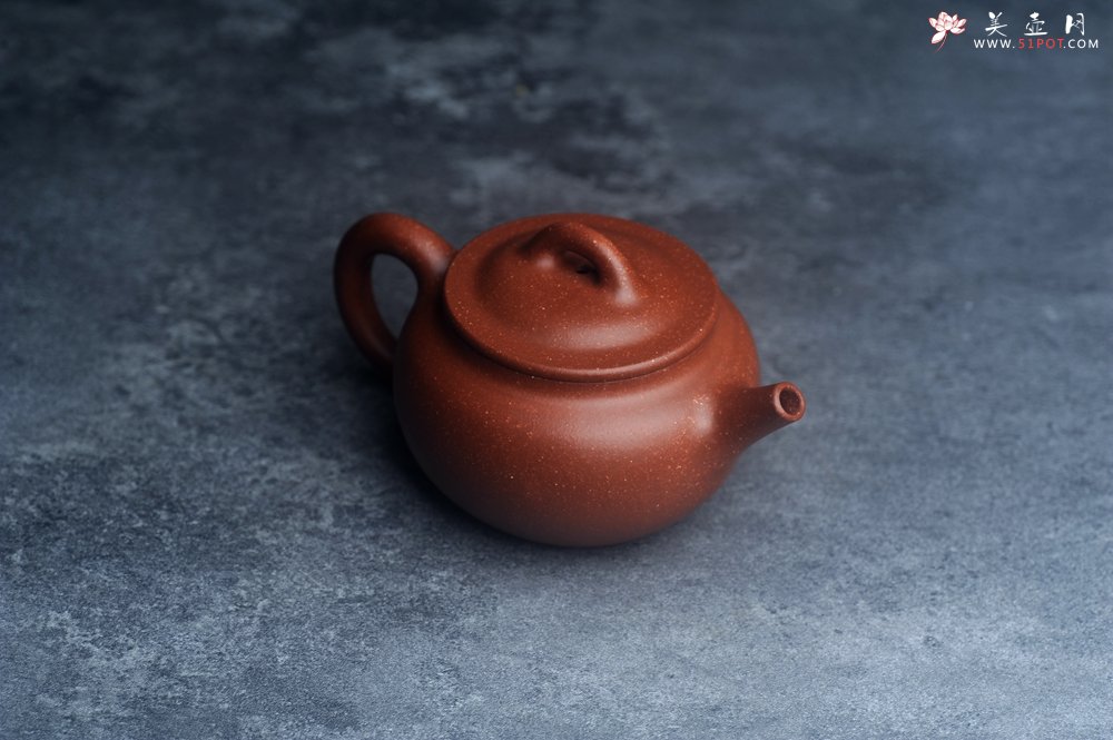 紫砂壶图片：王老师新品 美壶特惠 全手工红降坡小品玉帽水平壶 大口实用 特文气 - 宜兴紫砂壶网