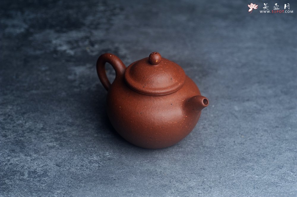 紫砂壶图片：美壶特惠 90年代老料传统老工艺摹古打造 油性十足 铁质丰富 手工摹古莲子壶 独孔 已加过滤网 - 宜兴紫砂壶网