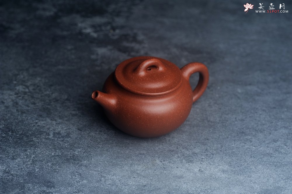 紫砂壶图片：王老师新品 美壶特惠 全手工红降坡小品玉帽水平壶 大口实用 特文气 - 宜兴紫砂壶网