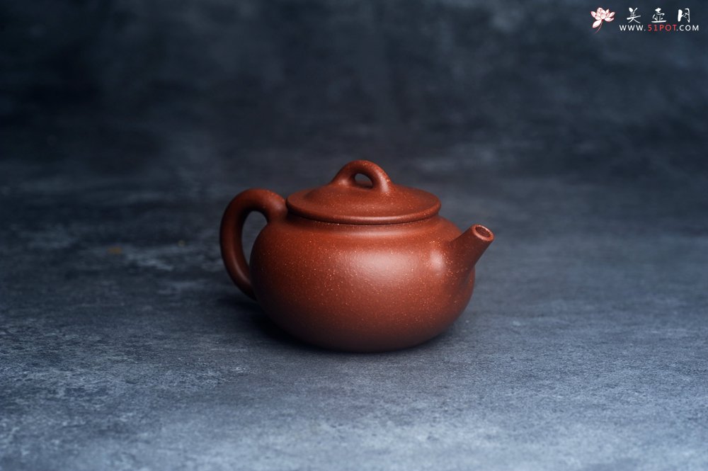紫砂壶图片：潜力股王老师 美壶特惠 全手工红降坡小品玉帽水平壶 大口实用 特文气 - 宜兴紫砂壶网