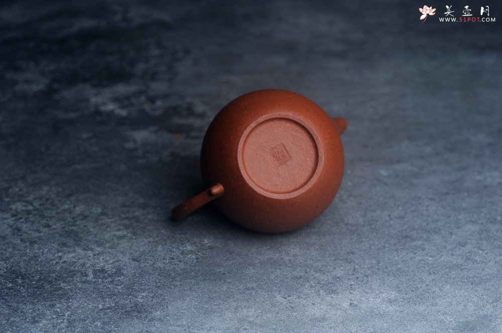 紫砂壶图片：美壶特惠 90年代老料传统老工艺摹古打造 油性十足 铁质丰富 手工摹古莲子壶 独孔 已加过滤网 - 宜兴紫砂壶网