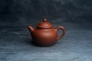 紫砂壶图片：美壶特惠 90年代老料传统老工艺摹古打造 油性十足 铁质丰富 手工摹古莲子壶 独孔 已加过滤网 - 宜兴紫砂壶网
