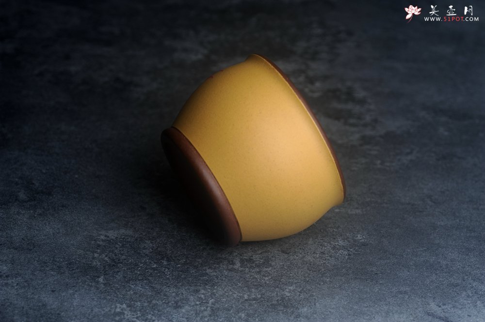 紫砂壶图片：美美杯特惠 精致花鸟紫砂杯 紫泥粉黄金段泥主人杯 茶杯 特文气 - 宜兴紫砂壶网