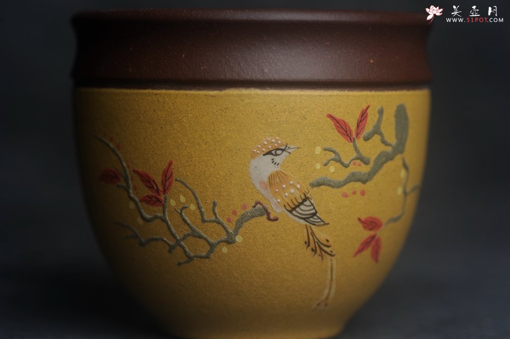 紫砂壶图片：美美杯特惠 精致花鸟紫砂杯 紫泥粉黄金段泥主人杯 茶杯 特文气 - 宜兴紫砂壶网